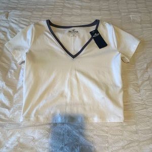 Hollister v-neck baby tee
